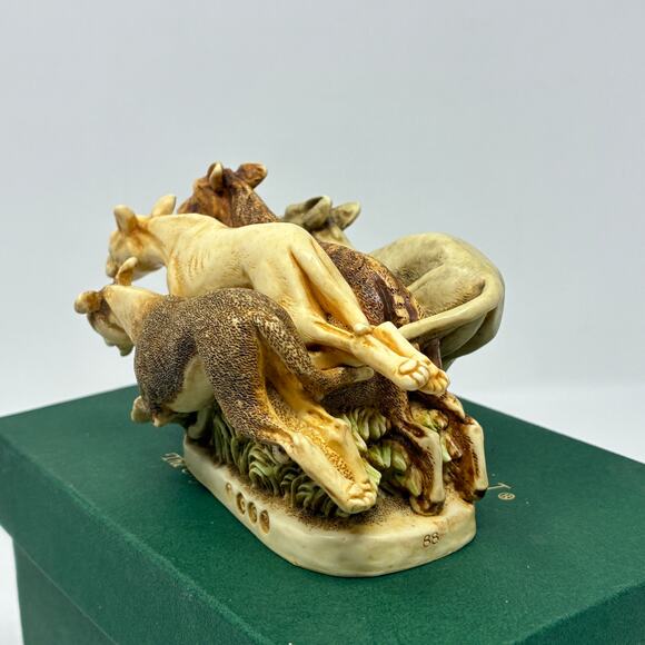 Harmony Kingdom Retired Racers Greyhounds Marble Resin Box Figurine 3060/5000 LE - Picture 3 of 12